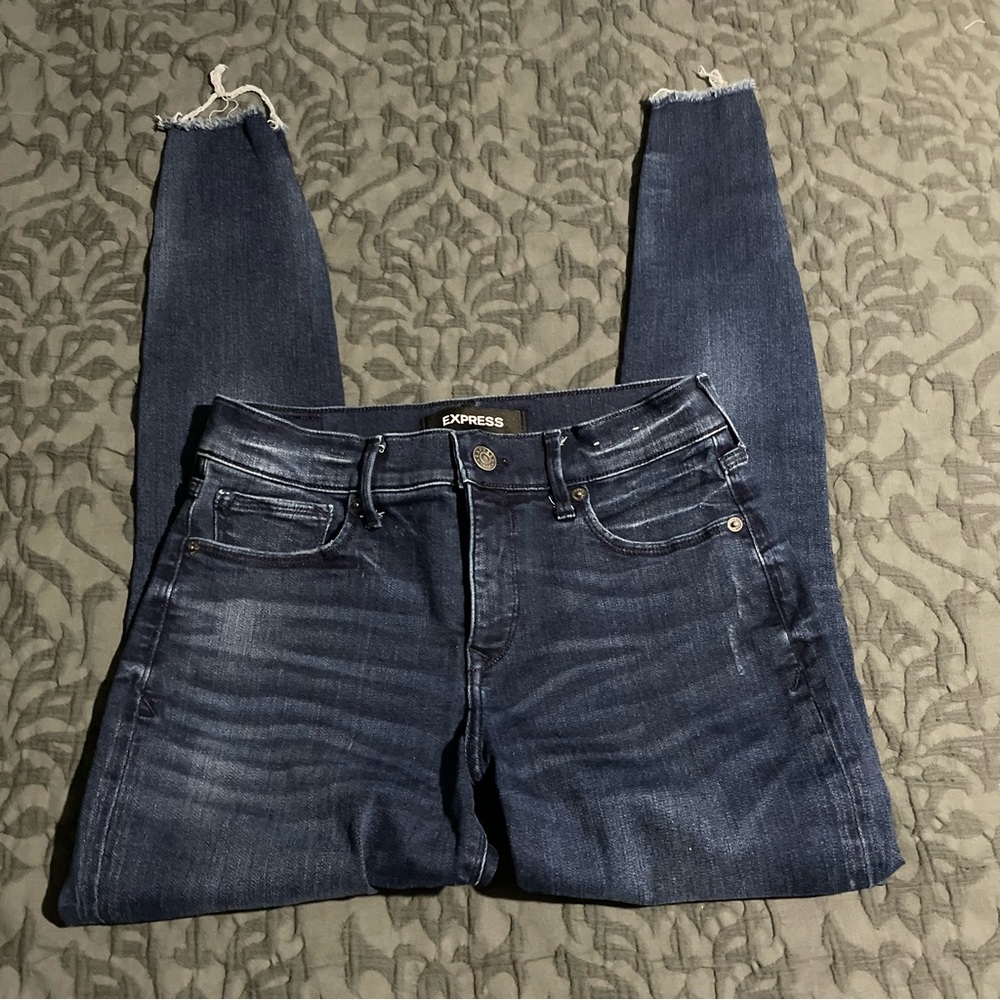 Like New Womans Express Jeans - Picture 2 of 6
